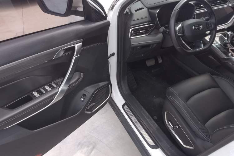 Used Geely Auto Emgrand X7 Sport 2020 1.8TD DCT ZhiZun PRO
