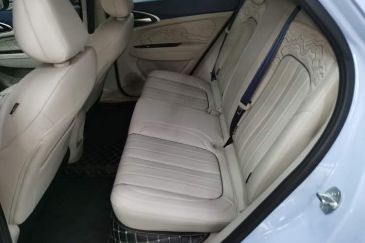 Used ORA Good Cat 2023 401 km Standard Range Luxury Version Lithium Iron Phosphate
