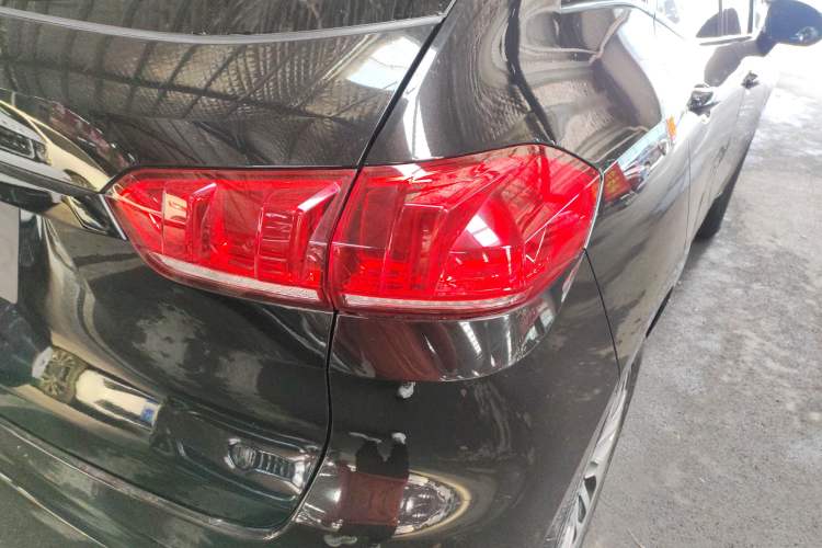 Used Wey VV5 2017 2.0T Ultra-Luxury Version
