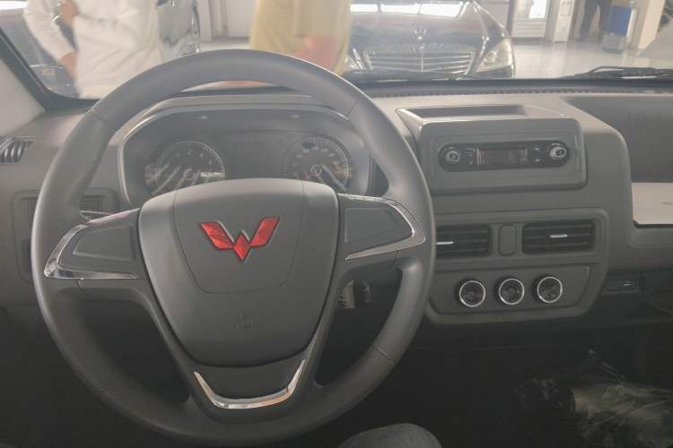 Used Wuling Yangguang 
