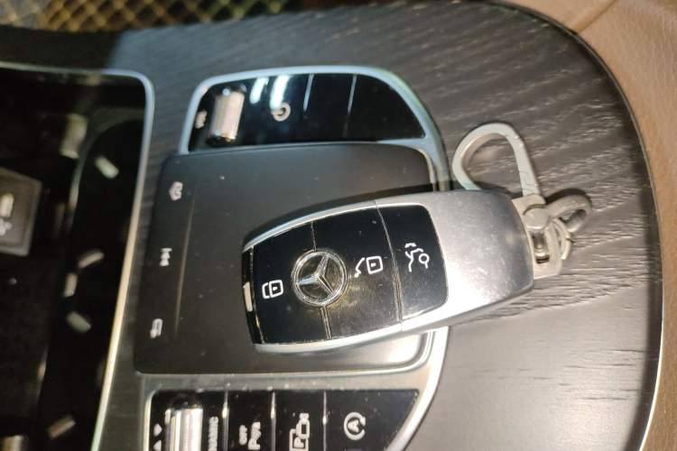 Used Mercedes-Benz E-Class 2019 Restyled E 300 L Sporty and Stylish Edition
