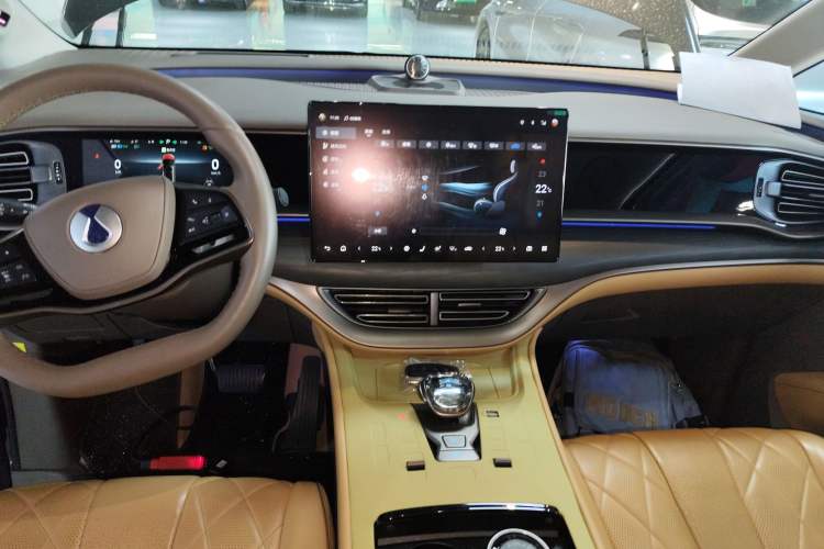 Used Denza D9 2022 DM-i 970 Four-Wheel Drive Flagship Model