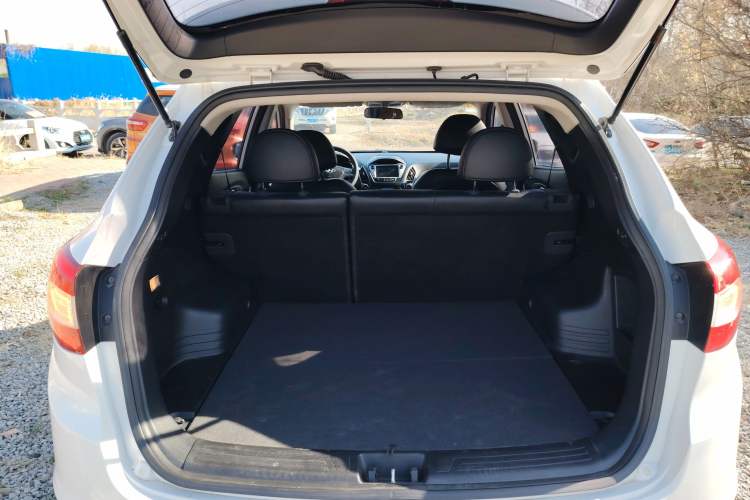 Used Hyundai ix35 2015 2.0L Automatic 2WD Smart Type China IV