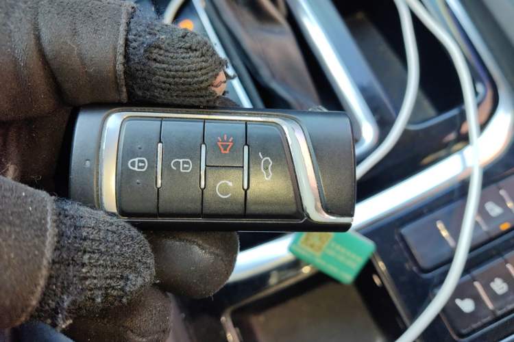 Used GAC Trumpchi GS8 2017 320T Two-Wheel Drive Luxury Smart Connectivity Version (7 Seats)