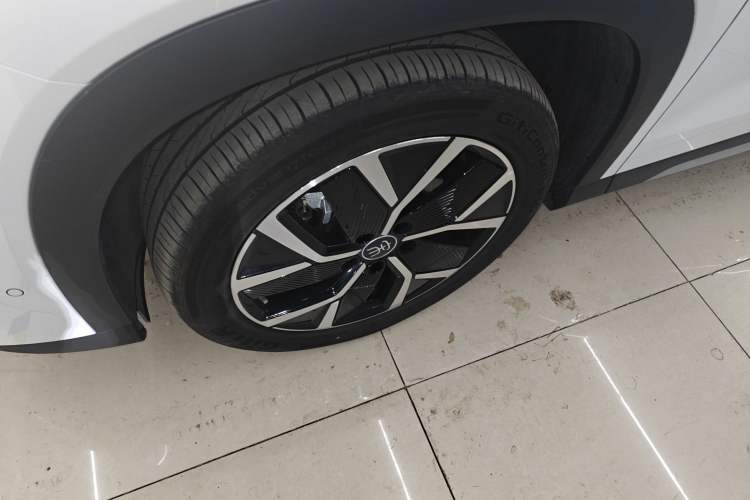 Used BYD Song L DM-i 2025 Intelligent Driving Version 160 km Beyond-Range Type
