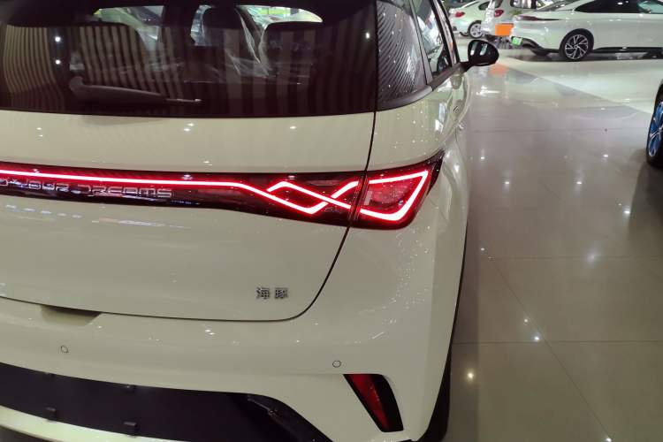 Used BYD Dolphin 2025 420km Free Edition
