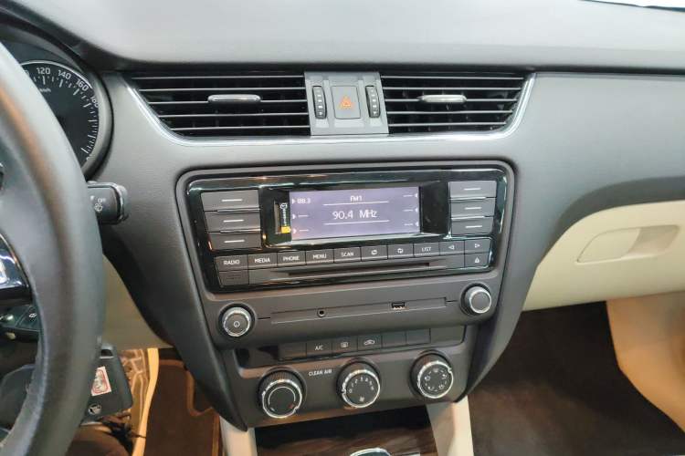 Used Skoda Octavia 2016 1.6L Automatic Smart Drive Edition
