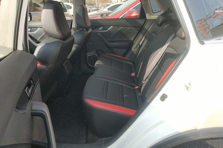 Used Venucia T60 2020 1.6L CVT Smart Drive Version China VI Standard
