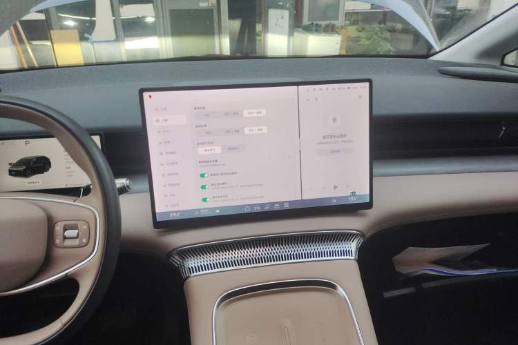 Used XPeng X9 2024 640 All-Wheel Drive High-Performance Max
