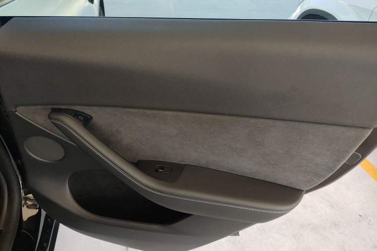 Used Tesla Model Y 2021 Standard Range Rear-Wheel Drive Version
