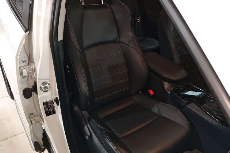 Used Toyota Wildlander 2022 Dual-Motor 2.5L E-CVT 4x4 Luxury PLUS Edition
