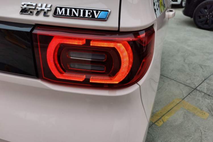 Used Wuling Hongguang MINIEV 2021 Macaron Fashion Model Lithium Iron Phosphate
