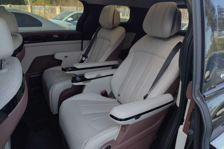 Used BYD Xia 2025 DM-i 1.5T 180km Beyond Edition
