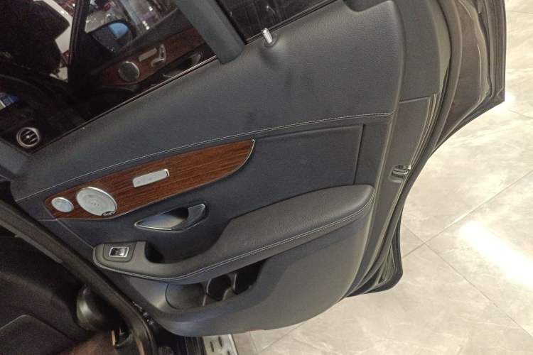 Used Mercedes-Benz GLC 2020 Facelift GLC 300 L 4MATIC Dynamic Edition
