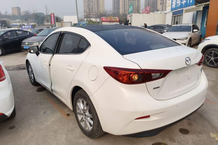 Used Mazda Mazda 3 Axela 2016 Sedan 1.5L Automatic Luxury Model