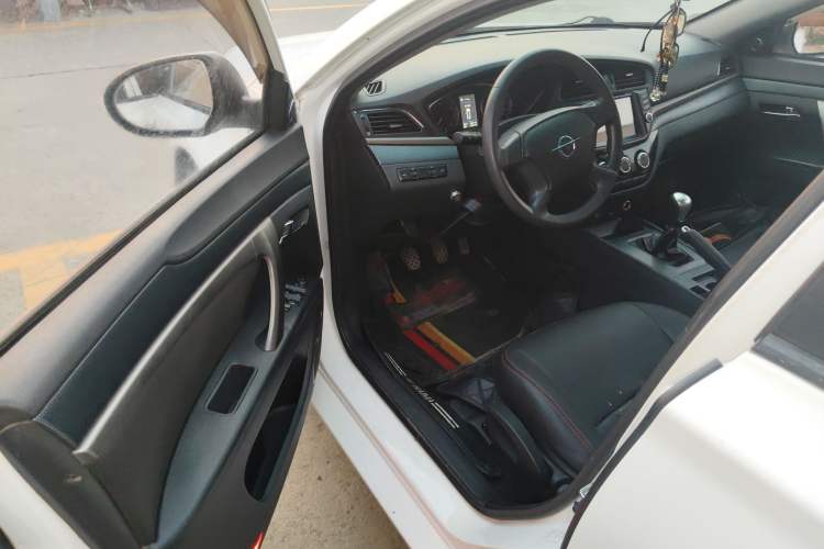 Used Haima M6 2017 1.6L Manual Sport Smart Model
