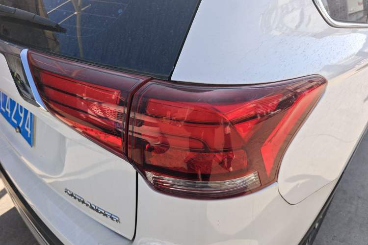 Used Mitsubishi Outlander 2020 2.4L 4x4 Zhi Xiang Edition 5 Seats