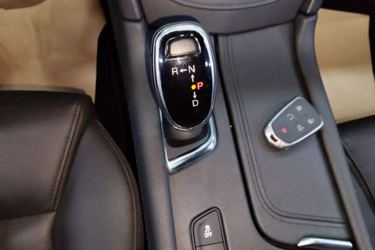 Used Cadillac XT5 2017 Anniversary Edition 25T Luxury Model
