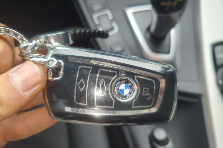 Used BMW 3 Series 2015 320i Luxury Line Stylish Edition
