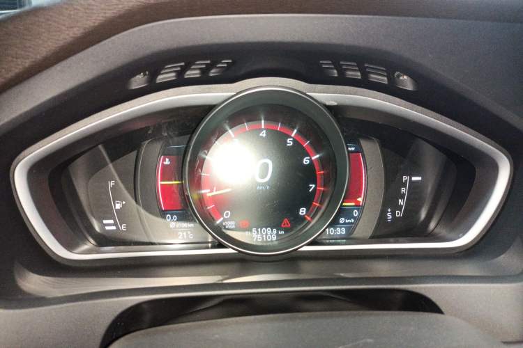 Used Volvo V40 2016 T3 Zhiyi Edition
