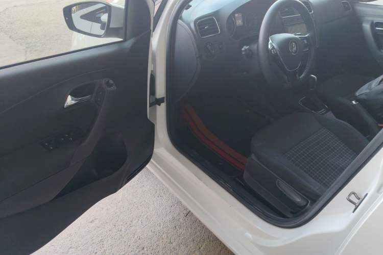 Used Volkswagen Polo 2018 1.5L Automatic Enjoyment Model
