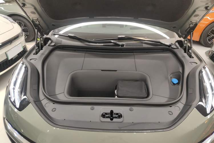 Used Zeekr 001 2025 YOU Edition 100 kWh All-Wheel Drive
