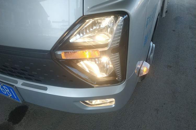 Used Wuling Dragon Truck 2023 2.0L Comfort Version
