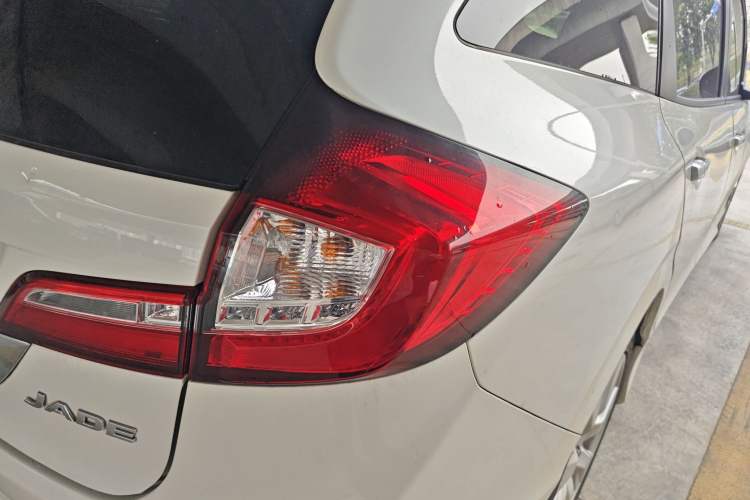 Used Honda Jade 2016 1.8L Automatic Comfort Elite Version 5 Seats
