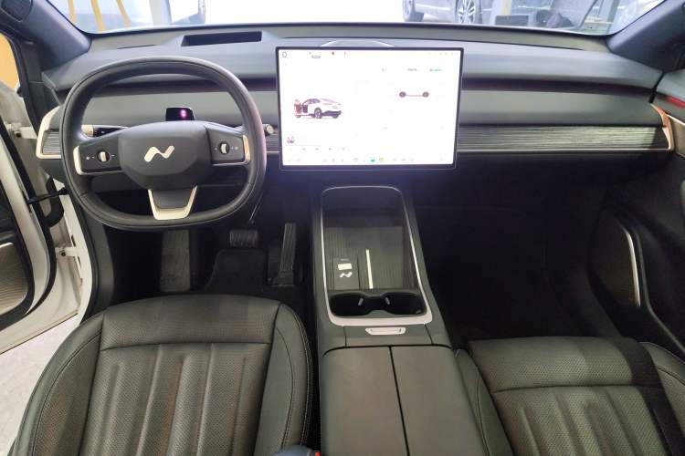 Used ONVO L60 2024 60 kWh Rear-Drive Version