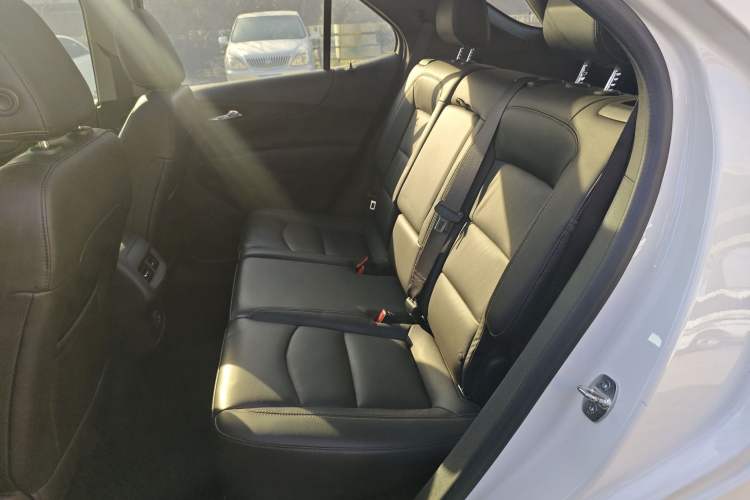 Used Chevrolet Equinox 2019 535T Automatic YuJie Edition China VI
