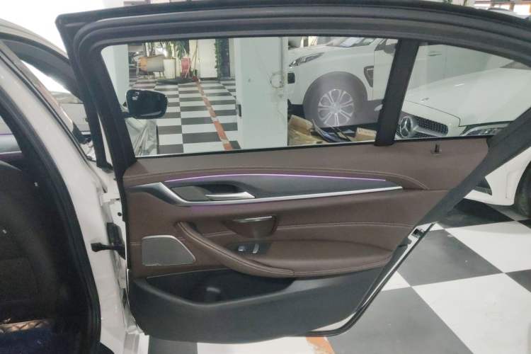 Used BMW 5 Series 2022 Restyled 530Li Luxury Edition M Sport Package
