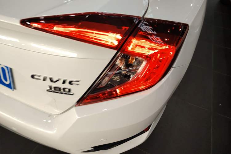 Used Honda Civic 2016 180TURBO CVT Comfort Version
