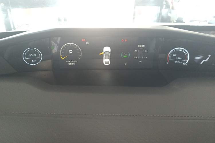 Used Changan UNI-V iDD 2024 Blue Whale Smart Electric iDD 136km ZhiKu Model