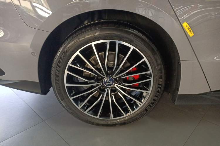 Used BYD Han 2025 EV Intelligent Driving Edition 701KM LiDAR Flagship Model
