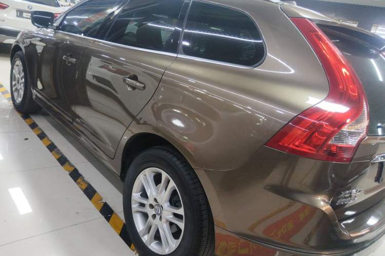 Used Volvo XC60 2015 T5 Smart Upgrade Model
