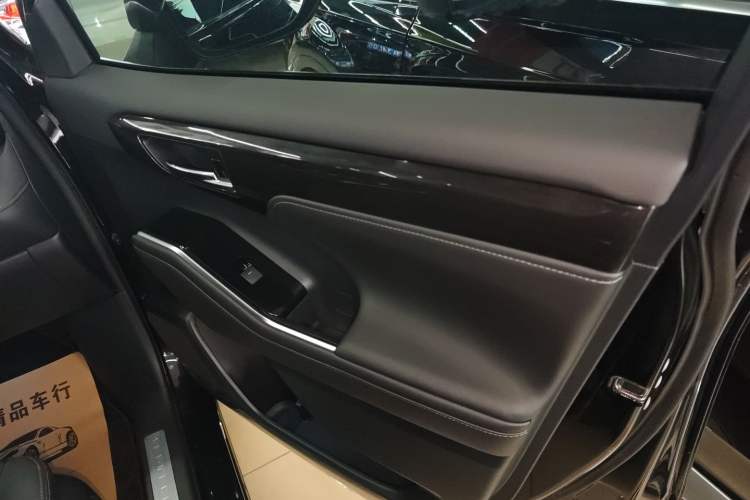 Used Toyota Crown Land Cruiser 2022 2.0T Four-Wheel Drive Prestige Edition
