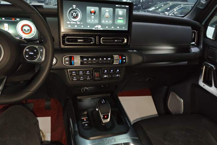 Used  T01 2025 2.0T Changfeng
