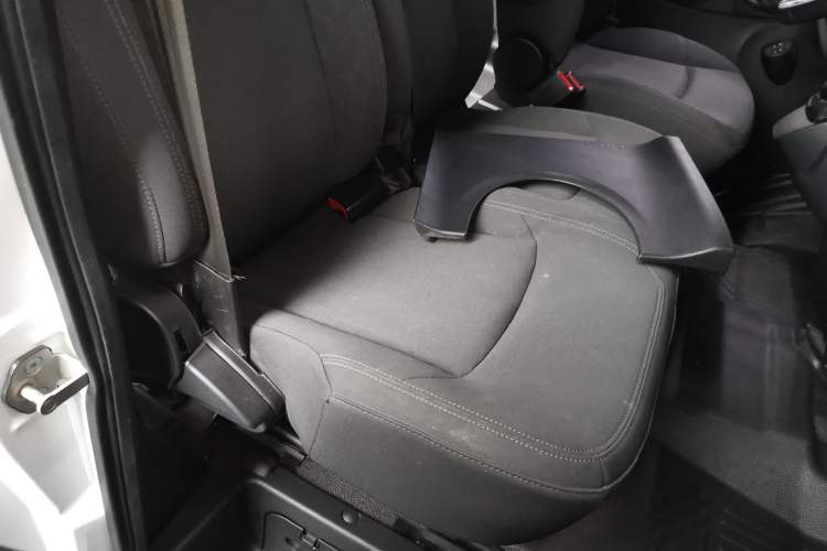 Used JMC Fushun 2022 2.0T Manual Multi-Function Passenger Vehicle Short Wheelbase Low Roof 6-Seater
