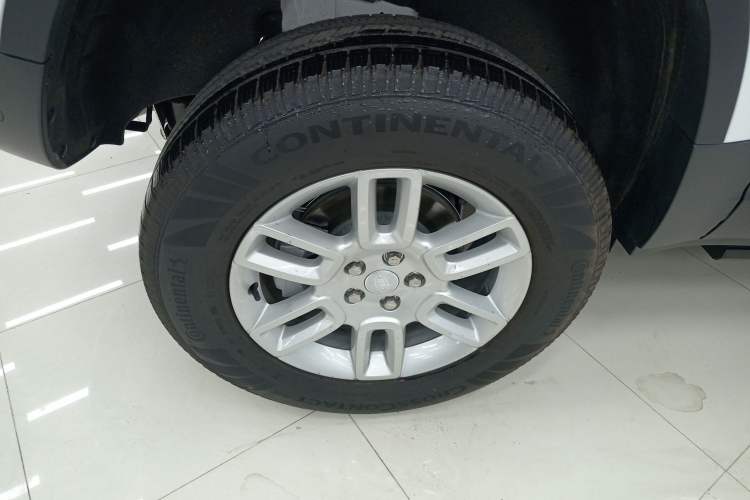 Used Land Rover Defender 2025 90 2.0T P300 S
