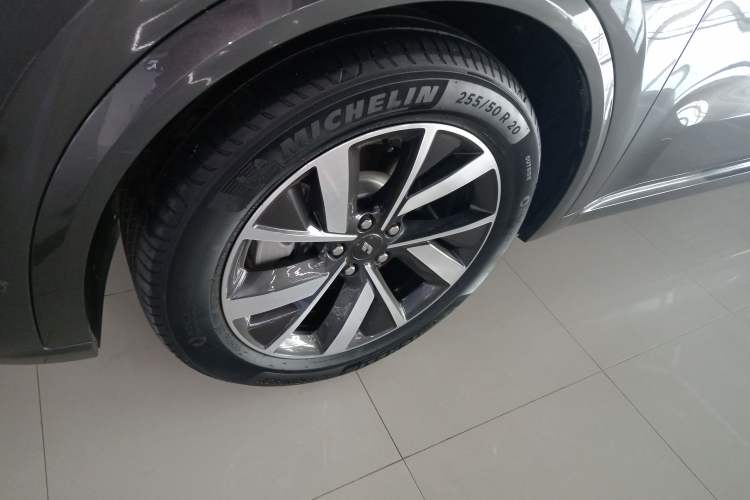 Used Li Auto L8 2023 Pro Model
