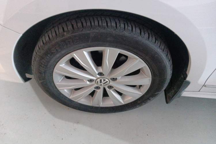 Used Volkswagen Sagitar 2015 230TSI Automatic Comfort Version
