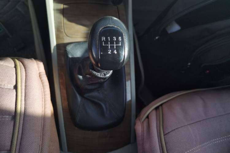 Used Buick Excelle 2015 1.5L Manual Classic Trim
