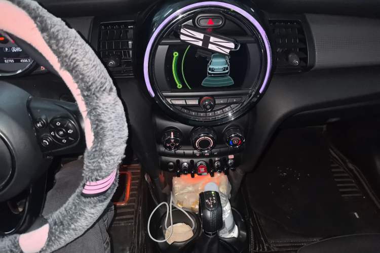 Used  MINI 2016 1.5T COOPER Five-Door Edition
