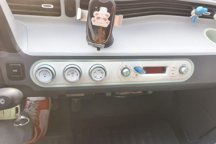 Used Wuling Hongguang MINIEV 2021 Macaron Premium Model – Lithium Iron Phosphate
