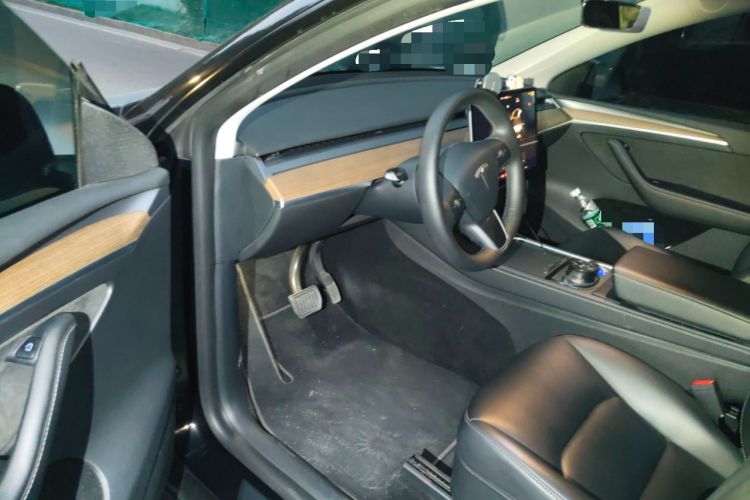 Used Tesla Model Y 2022 Rear-Wheel-Drive Version
