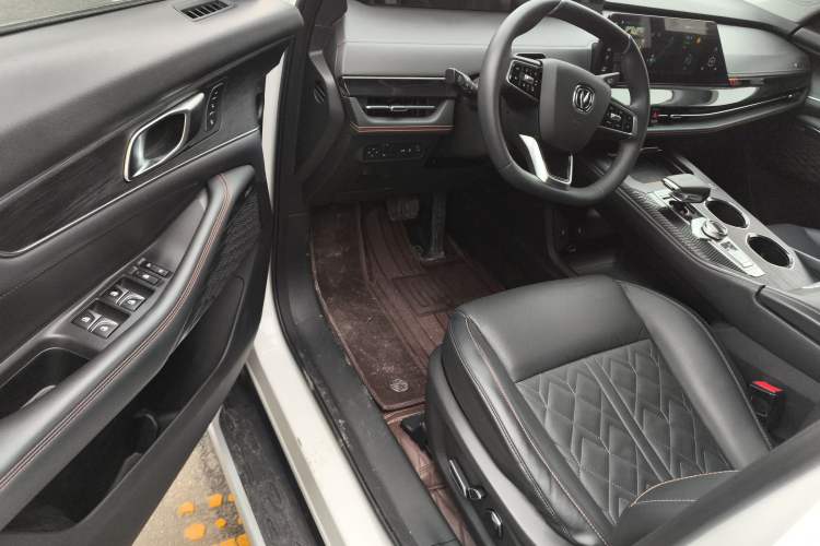 Used Changan UNI-K 2021 2.0T All-Wheel Drive Prestige Version
