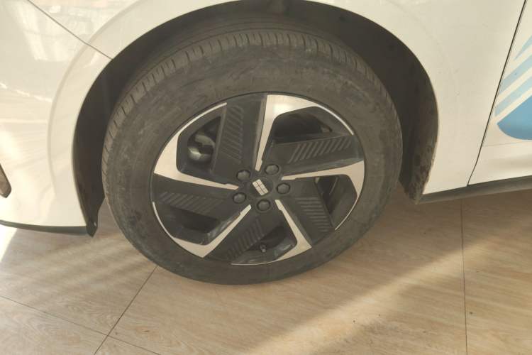 Used  L6 2025 EM-i 140km Explorer+ Edition