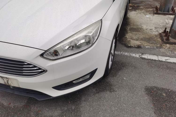 Used Ford Focus 2018 Sedan Classic 1.6L Automatic Trendy SmartDrive Edition
