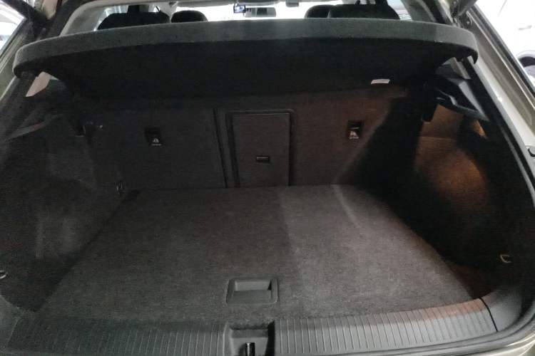 Used Volkswagen T-ROC 2019 280TSI DSG Two-Wheel Drive Comfort Version China VI Standard
