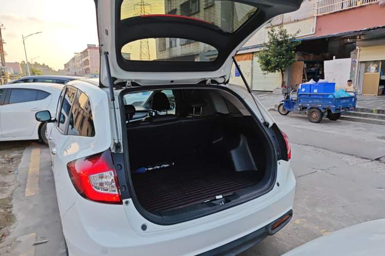 Used Honda Jade 2013 1.8L automatic Comfort version 5 seats
